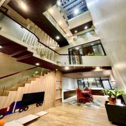 Cho thuê nhà mới tinh ngay siêu thị Aeonmall dt 5*20m