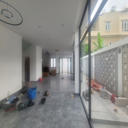 Cho thuê biệt thự Hưng Phú gần Đỗ Xuân Hợp, GlobalCity, Liên Phường