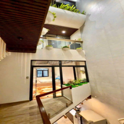 Cho thuê nhà mới tinh ngay siêu thị Aeonmall dt 5*20m