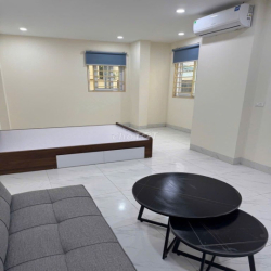 Chính chủ cho thuê căn hộ studio 35m2, có thang máy, nội thất đầy đủ