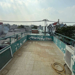 CHO THUÊ NHÀ MẶT TIỀN ĐƯỜNG, 1 TRỆT 2 LẦU, SÂN THƯỢNG. CÓ 3PN,4WC