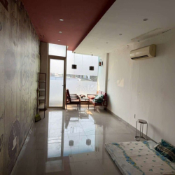 CHO THUÊ NHÀ MẶT TIỀN ĐƯỜNG, 1 TRỆT 2 LẦU, SÂN THƯỢNG. CÓ 3PN,4WC