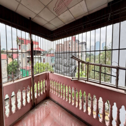 Cho thuê nhà riêng tại phố Trần Cung, 37m2, 4 tầng, 3 mặt thoáng