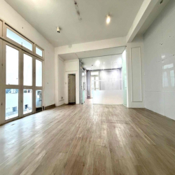 Cho thuê văn phòng 60 - 90m2 ở căn góc Khánh Hội Q.4 giá chỉ 15tr