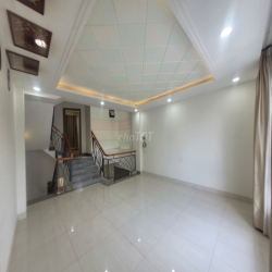 Cho thuê nhà 3 lầu 5x18m, gara gần khu vực Liên Phường, Đỗ Xuân Hợp