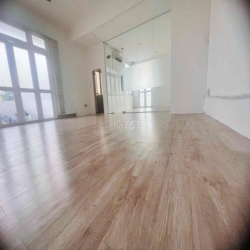 Cho thuê văn phòng 60 - 90m2 ở căn góc Khánh Hội Q.4 giá chỉ 15tr