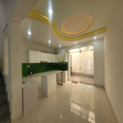 Cho thuê nhà 3 lầu 5x18m, gara gần khu vực Liên Phường, Đỗ Xuân Hợp