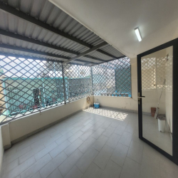 Cho thuê nhà 3 lầu 5x18m, gara gần khu vực Liên Phường, Đỗ Xuân Hợp