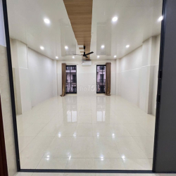 105m² Sàn Trống Có Thang Máy Tại Vạn Phúc – Chỉ 11 Triệu/Tháng