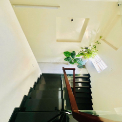 NHÀ ĐẸP MỚI TINH - 40A Hoàng Việt, P4. Q.Tân Bình - Dt 5x18m, 3 lầu