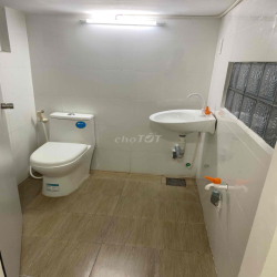 Cho thuê căn hộ Mini , 3 phòng ngủ , gần Công Viên Phần Quang Trung