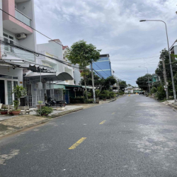 Nhà lầu mới 3 phòng KDC Hàng Bàng