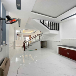 Nhà lầu mới 3 phòng KDC Hàng Bàng