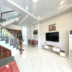 CHO THUÊ NHÀ 4 PHÒNG NGỦ FULL NỘI THẤT KHU PHÍA BẮC NHA TRANG