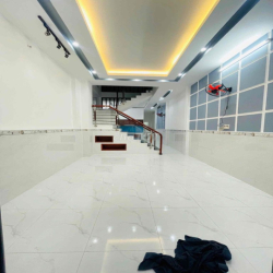 Nhà lầu mới 3 phòng KDC Hàng Bàng