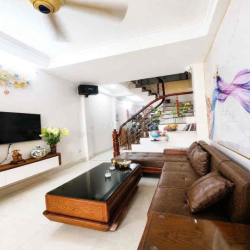 Cho thuê nhà nguyên căn Hoàng Hoa Thám 45m² 4 tầng 4PN full đồ 13 triệ