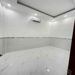Nhà lầu mới 3 phòng KDC Hàng Bàng