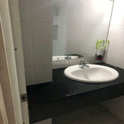 Cho thuê phòng trọ lầu 1 nhà mặt tiền Hoàng Hoa Thám