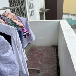 Cho thuê phòng trọ lầu 1 nhà mặt tiền Hoàng Hoa Thám