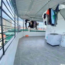 Còn trống p 3tr5 hđ 12 tháng ngay tại ngõ 242 Lạc Long Quân, Tây Hồ