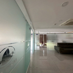 Văn Phòng 130m2 , Chia 3 Phòng  Làm Viêc Cần Cho Thuê - Vạn Phúc City