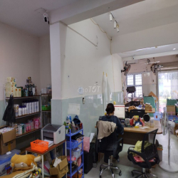 Cho thuê tầng 1 ngõ Huỳnh Thúc Kháng, riêng biệt. 40m2.