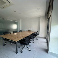 Văn Phòng 130m2 , Chia 3 Phòng  Làm Viêc Cần Cho Thuê - Vạn Phúc City