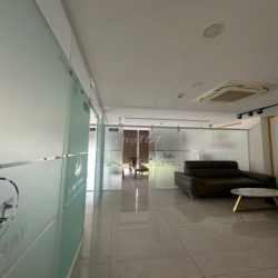 Văn Phòng 130m2 , Chia 3 Phòng  Làm Viêc Cần Cho Thuê - Vạn Phúc City