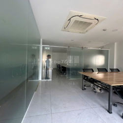 Văn Phòng 130m2 , Chia 3 Phòng  Làm Viêc Cần Cho Thuê - Vạn Phúc City