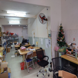 Cho thuê tầng 1 ngõ Huỳnh Thúc Kháng, riêng biệt. 40m2.