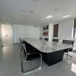 Văn Phòng 130m2 , Chia 3 Phòng  Làm Viêc Cần Cho Thuê - Vạn Phúc City