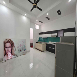 CHO THUÊ NHÀ 1 TRỆT 3 LẦU MẶT TIỀN NGÔ ĐỨC KẾ