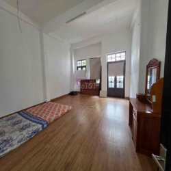 CHO THUÊ NHÀ 1 TRỆT 3 LẦU MẶT TIỀN NGÔ ĐỨC KẾ