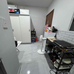 Mình Cần Nhượng Lại Phòng