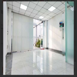 Văn phòng Tân Bình 100m2 giá 25 triệu/tháng tòa nhà Núi Thành