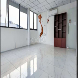 Văn phòng Tân Bình 100m2 giá 25 triệu/tháng tòa nhà Núi Thành