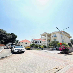 Cho Thuê Biệt Thự Villa An Phú Đông DT 15x23 1Trệt 2Lầu 5Pn 5Wc
