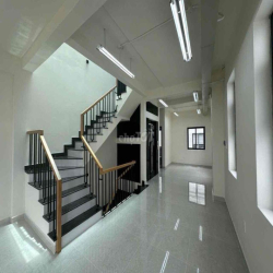 NHÀ PHỐ 5 TẦNG TRỐNG SUỐT MẶT TIỀN KINH DOANH LAKEVIEW CITY THANG MÁY