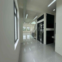 NHÀ PHỐ 5 TẦNG TRỐNG SUỐT MẶT TIỀN KINH DOANH LAKEVIEW CITY THANG MÁY