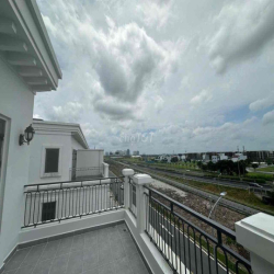 NHÀ PHỐ 5 TẦNG TRỐNG SUỐT MẶT TIỀN KINH DOANH LAKEVIEW CITY THANG MÁY