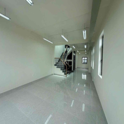 NHÀ PHỐ 5 TẦNG TRỐNG SUỐT MẶT TIỀN KINH DOANH LAKEVIEW CITY THANG MÁY
