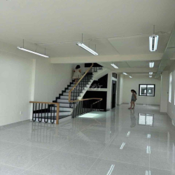 NHÀ PHỐ 5 TẦNG TRỐNG SUỐT MẶT TIỀN KINH DOANH LAKEVIEW CITY THANG MÁY