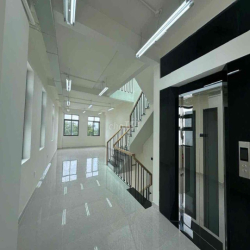 NHÀ PHỐ 5 TẦNG TRỐNG SUỐT MẶT TIỀN KINH DOANH LAKEVIEW CITY THANG MÁY