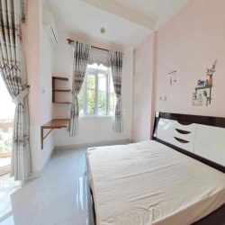 NHÀ 3TẦNG MT KHU PHẠM VĂN ĐỒNG 3PN,FULL NỘI THẤT GẦN BIỂN