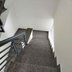 Cho thuê nhà đẹp kdc Tân Tiến. 7,5m x 15m. 2 lầu. 4pn. 4wc. giá 20 tr
