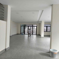 Cho thuê nhà đẹp kdc Tân Tiến. 7,5m x 15m. 2 lầu. 4pn. 4wc. giá 20 tr