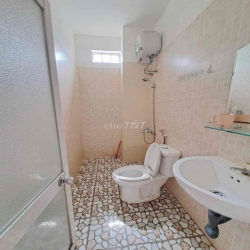 NHÀ 3TẦNG MT KHU PHẠM VĂN ĐỒNG 3PN,FULL NỘI THẤT GẦN BIỂN