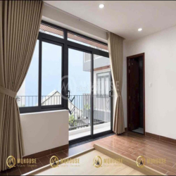 Cho Thuê Căn Hộ Ban Công Siêu Rộng Ngay Ngã Tư Hàng Xanh