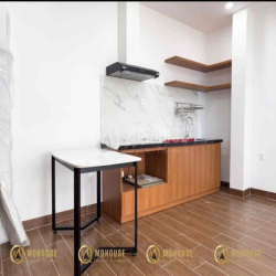 Cho Thuê Căn Hộ Ban Công Siêu Rộng Ngay Ngã Tư Hàng Xanh