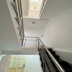 Nhà Nguyên Căn Đường Nguyễn Thị Nhỏ - 3PN 3WC - 5x8m